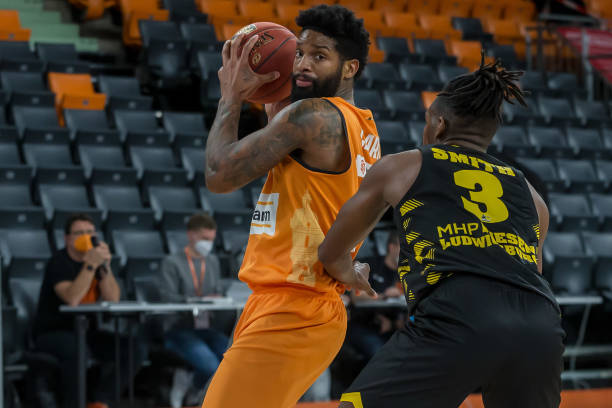 通过邮件 通过邮件