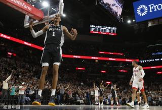 体育枢纽的 体育枢纽的